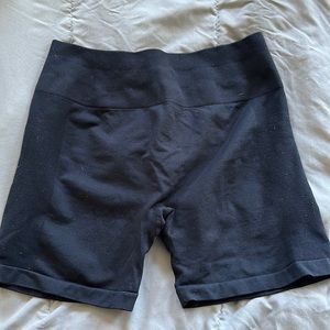 Aurola short